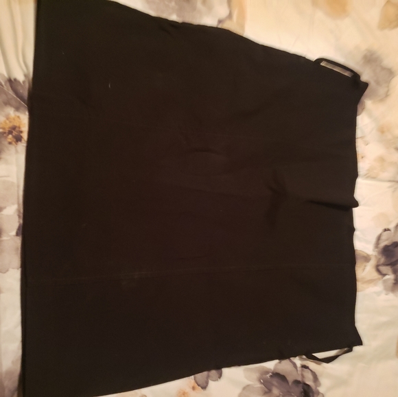 Skirt - Picture 2 of 3